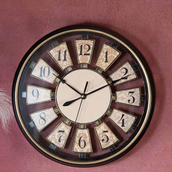 Clock - Classic in beige