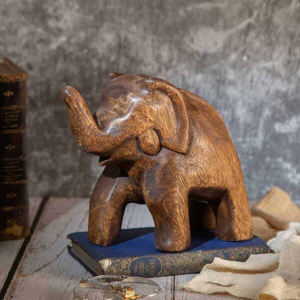 Medium decorative elephant figurine from the Thailand series