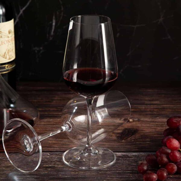 Red wine glasses from the Strix series - 450ml