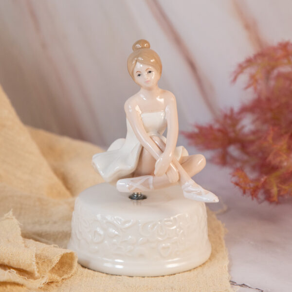 Decorative musical figurine - Ballerina