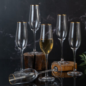 Set of champagne glasses from the Gold series 200ml