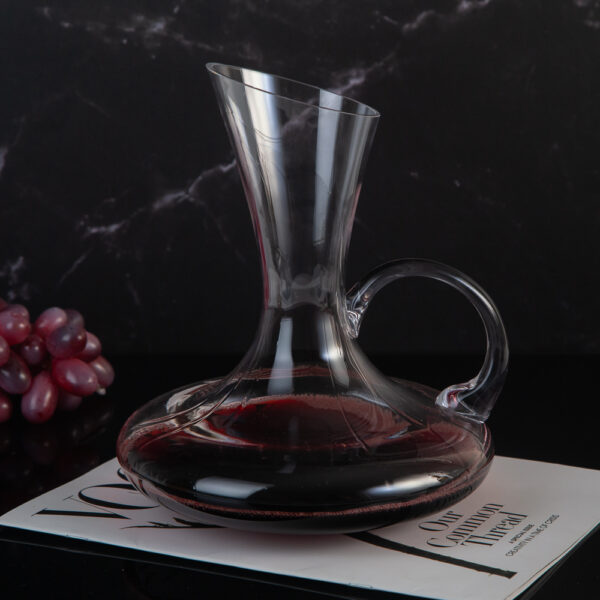 Regal glass decanter - 1500ml