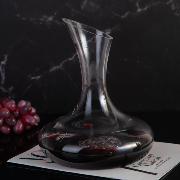 Noble glass decanter - 1900ml