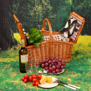 Picnic basket for four - Plaid