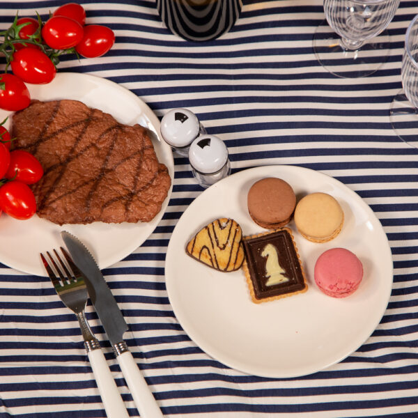 Picnic basket for four with blanket