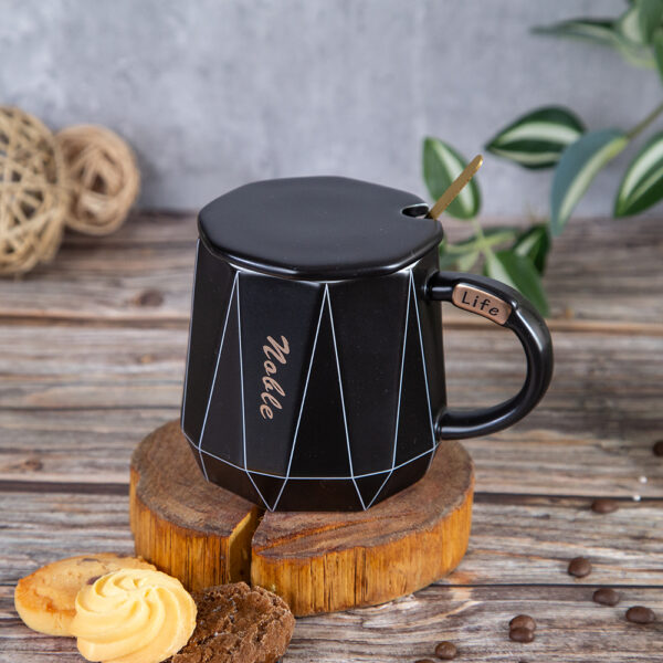 Gift mug with spoon and lid - Modern