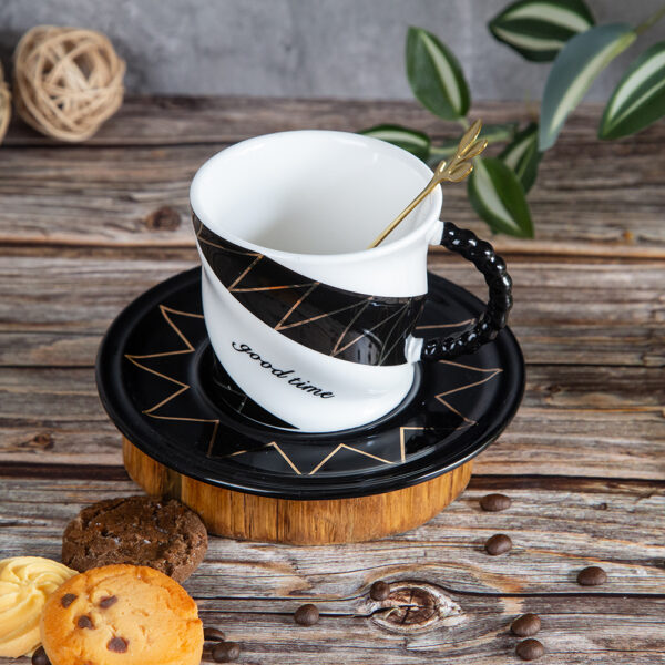 Gift mug with plate and spoon - Style